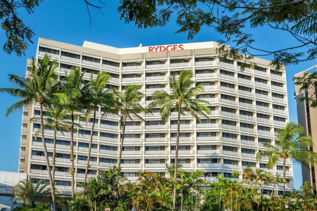 Rydges Esplanade Resort Кэрнс Экстерьер фото