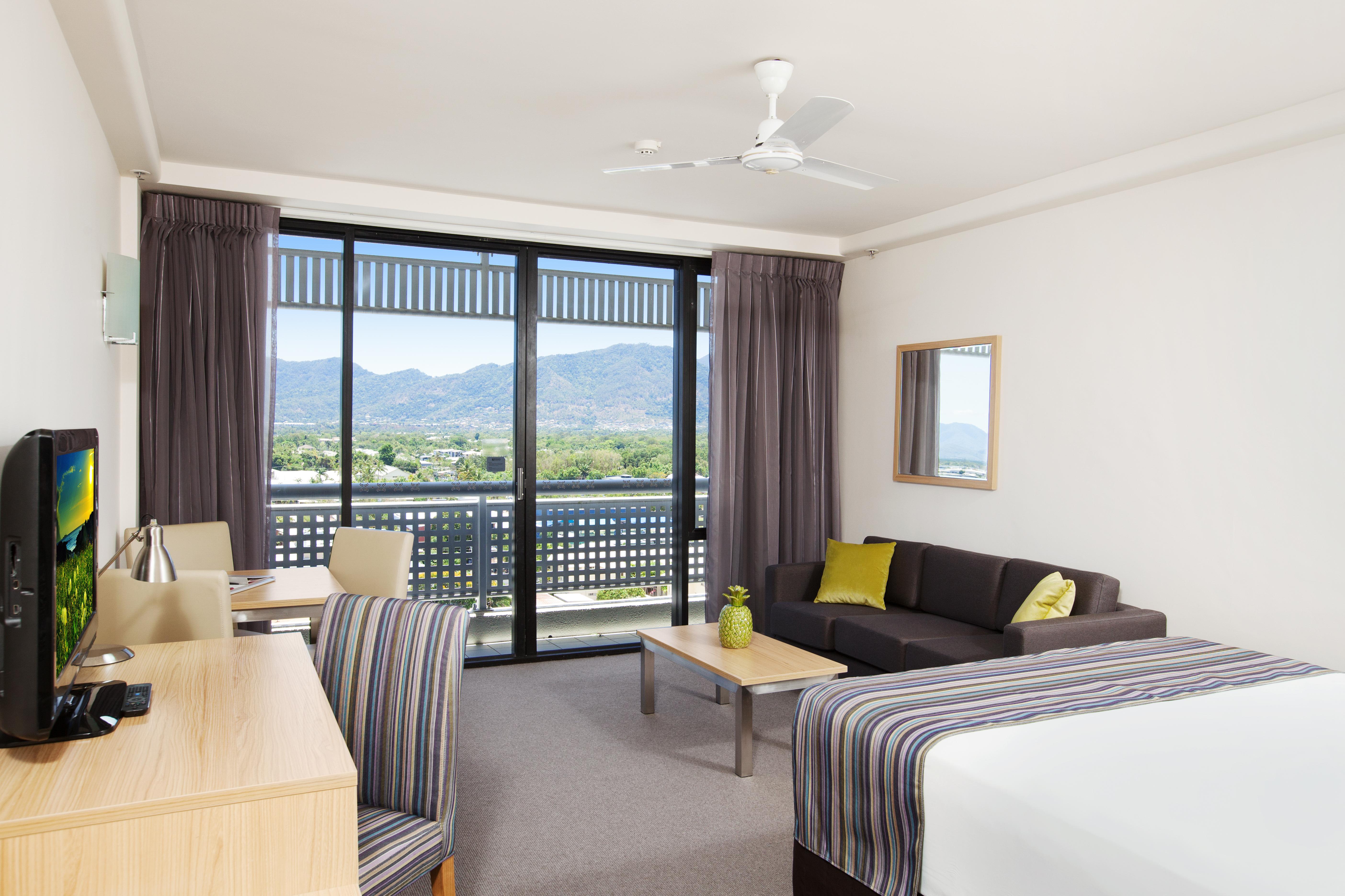 Rydges Esplanade Resort Кэрнс Экстерьер фото