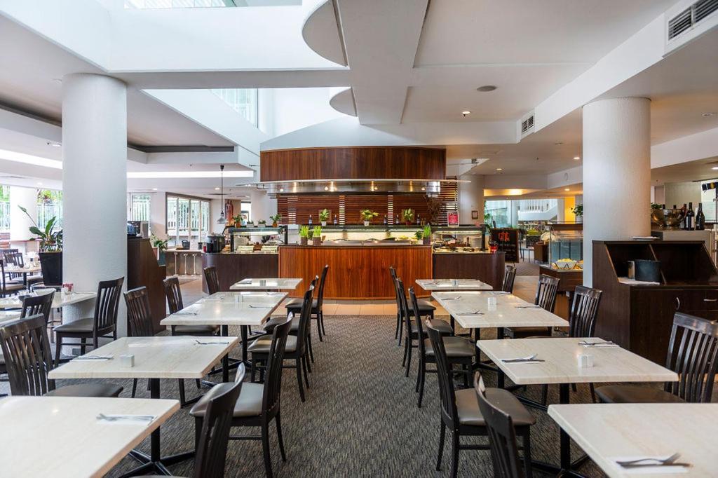 Rydges Esplanade Resort Кэрнс Экстерьер фото