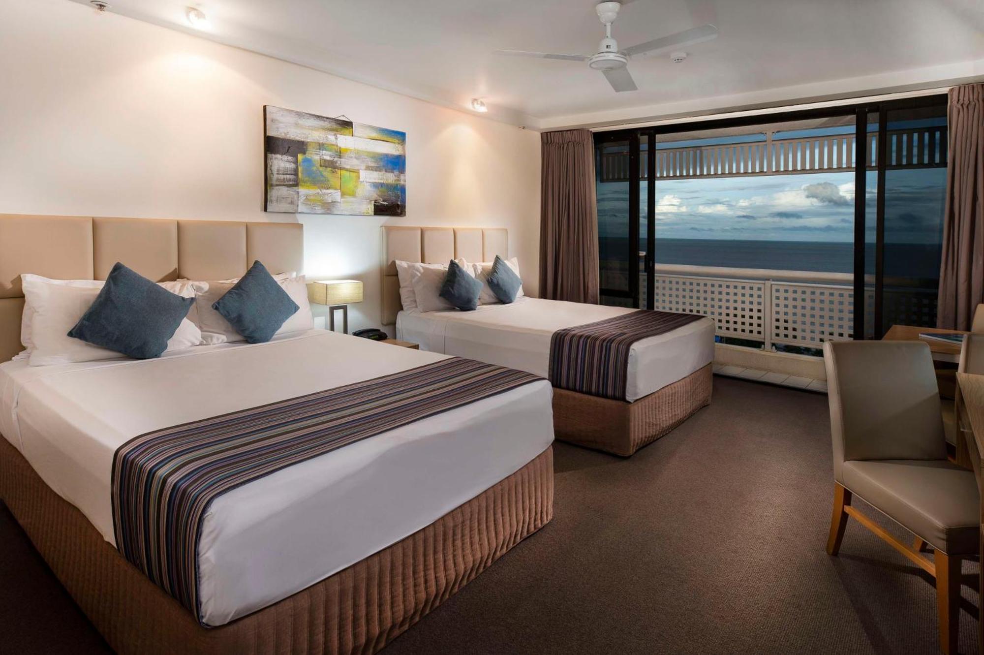Rydges Esplanade Resort Кэрнс Экстерьер фото