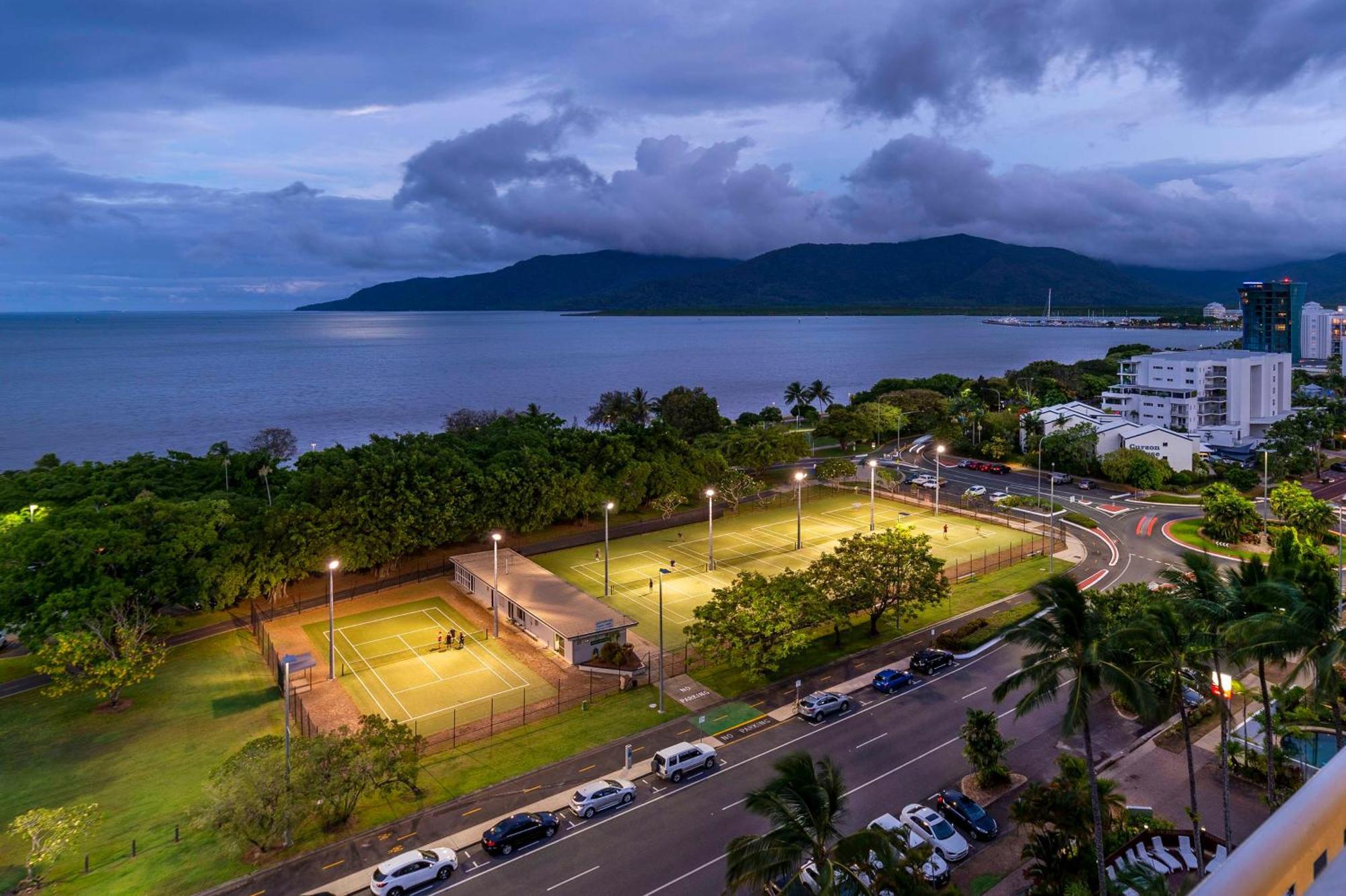 Rydges Esplanade Resort Кэрнс Экстерьер фото