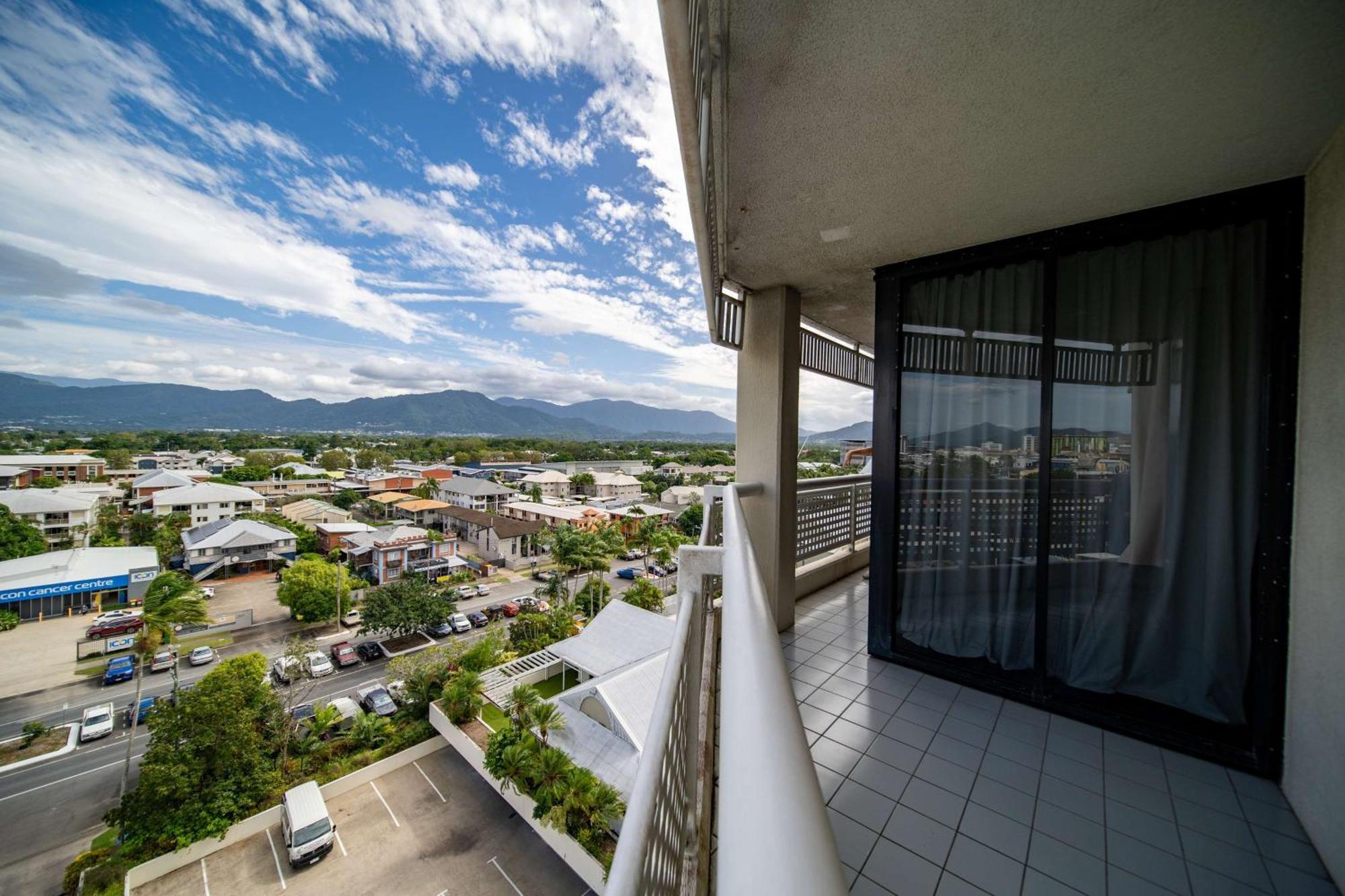 Rydges Esplanade Resort Кэрнс Экстерьер фото